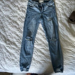 GARAGE light blue ripped jeans